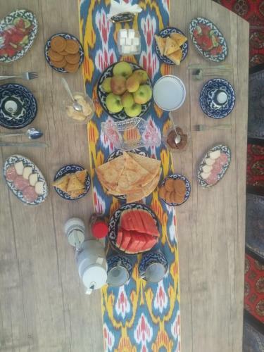 Hostal Qutlug Qadam Guest House