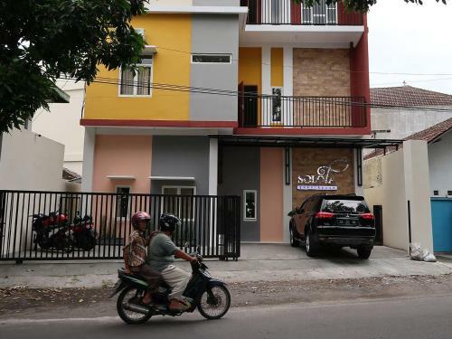 Hostal Solota Kostel Syariah