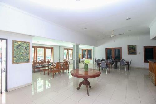 Hotel Sanashtri By Shm