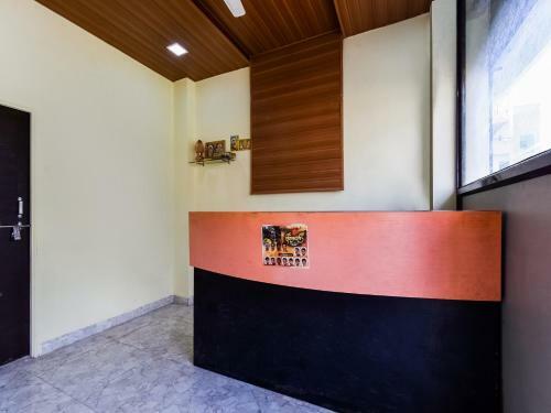 Oyo 75434 Hotel Everest Inn