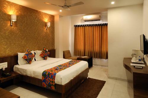 Hotel Varsha Inn