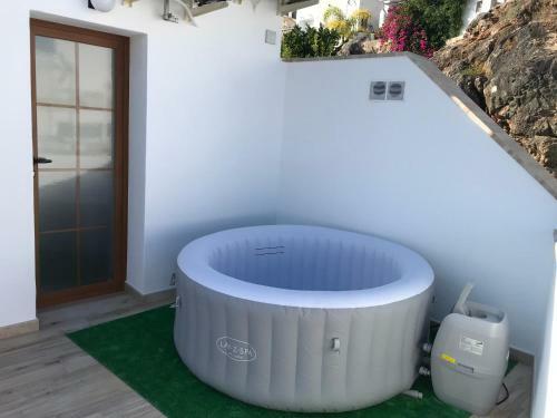 Cerezo's House Terrace & Jacuzzi