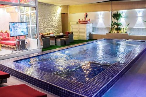 Villa Staycation Home Shj