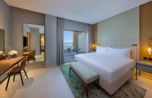 Doubletree By Hilton Sharjah Waterfront Hotel And Residences