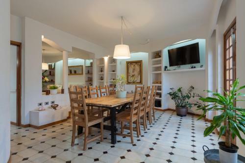 Villa The Yellow House Climatized Pool - Solarium - Parking