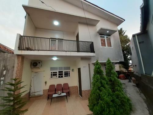 Hotel Kost Carmelia Syariah Baranangsiang Bogor