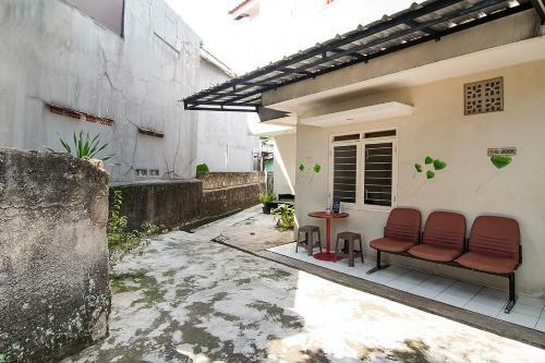 Hotel Kost Carmelia Syariah Baranangsiang Bogor