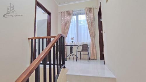 Hostal Atmosfer Guest House Sentul