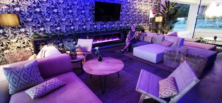Hotel Tropical Gava Mar