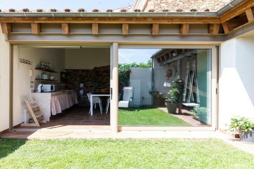 Hostal Rustic & Chic B&B