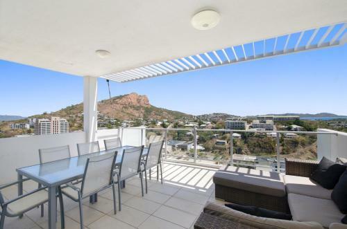 Dalgety Apartments