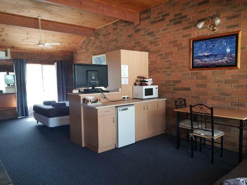 Walkabout Motel