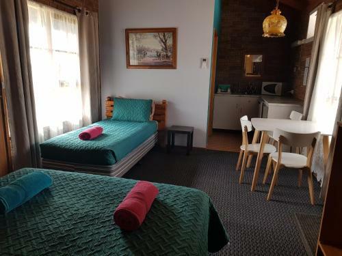 Walkabout Motel