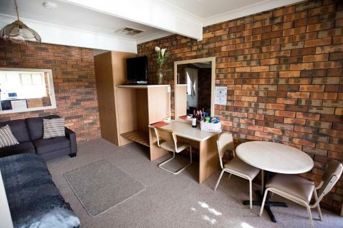 Walkabout Motel