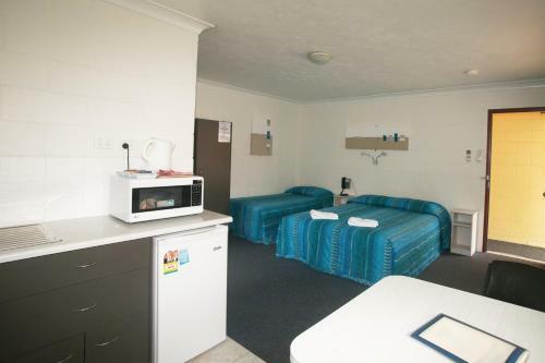 Cedar Lodge Motel