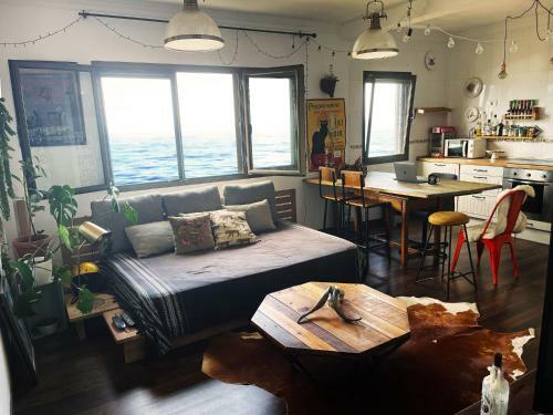 Villa Atl�ntida. Precioso Apartamento Con Ventanas Al Mar