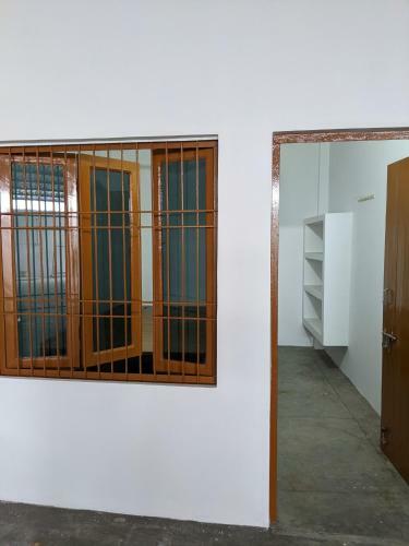 Hostal 2-bedroom Guest House With Free Parking On Premise