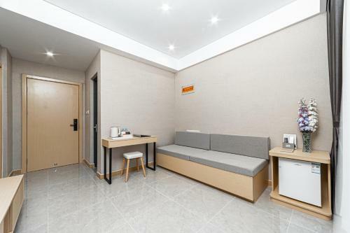 Ark Hotel