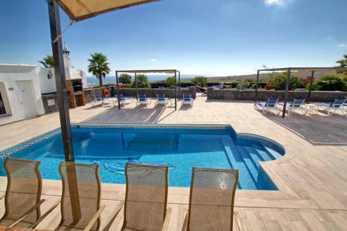 Magnificent Villa El Palacete Sleeps 20
