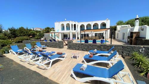 Magnificent Villa El Palacete Sleeps 20