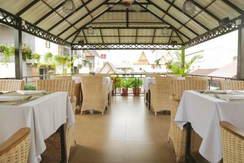 Feliz Hostel Cafe & Bar
