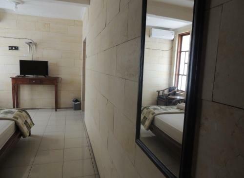Lotus 2 Guest House