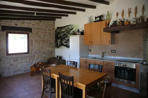 Casa Rural Con Piscina Vi�a De Millan
