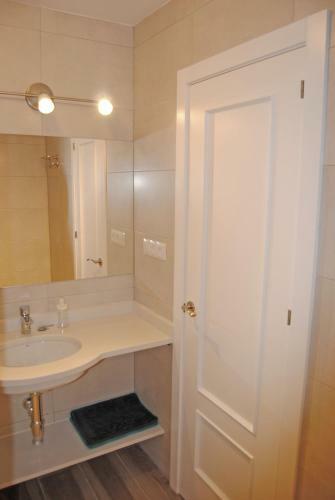 Recently Refurbished Apartment With Sea Views.