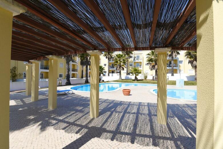 Aparthotel Praia Da Lota Beachfront Resort - Hotel & Apartments