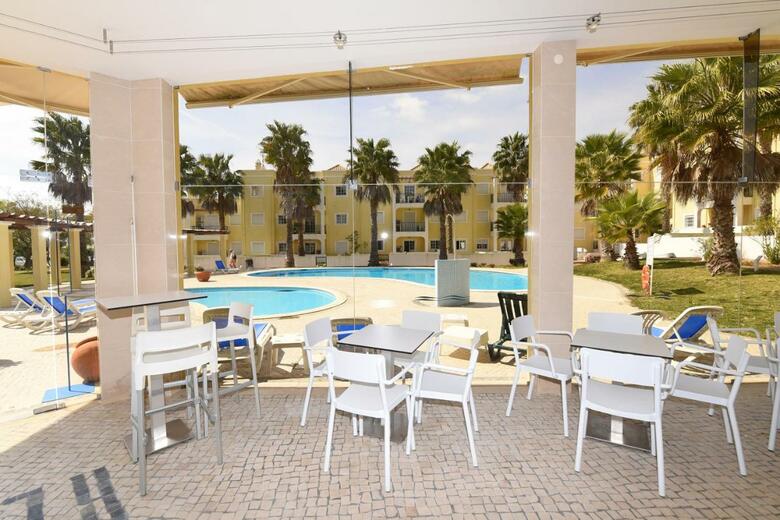 Aparthotel Praia Da Lota Beachfront Resort - Hotel & Apartments