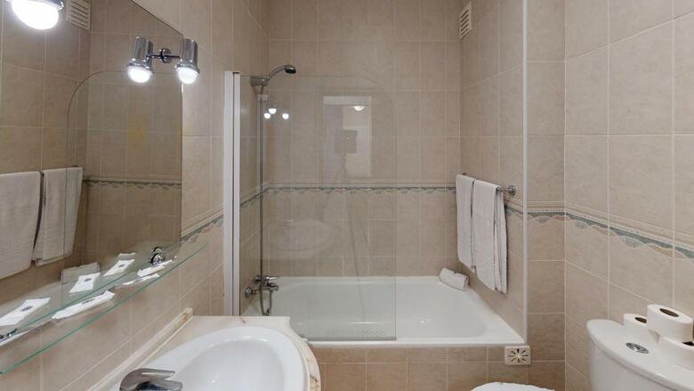 Aparthotel Praia Da Lota Beachfront Resort - Hotel & Apartments
