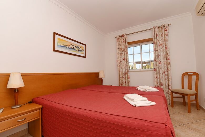 Aparthotel Praia Da Lota Beachfront Resort - Hotel & Apartments