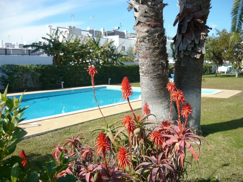 Aparthotel Praia Da Lota Beachfront Resort - Hotel & Apartments