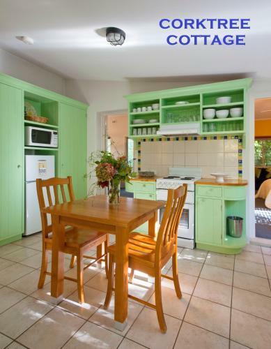 Bed & Breakfast Crafers Cottages