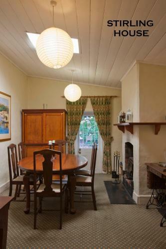 Bed & Breakfast Crafers Cottages