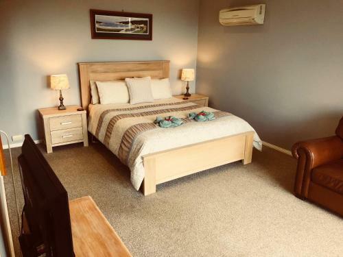 Lodge Southern Anchorage Retreat