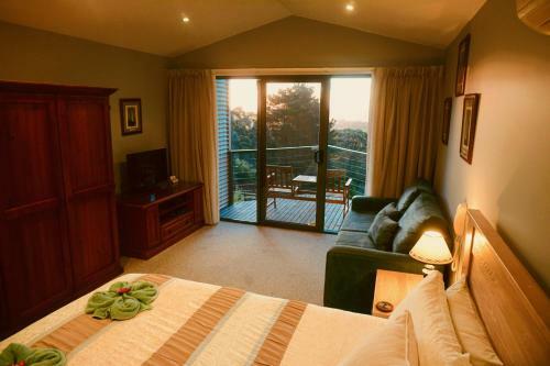Lodge Southern Anchorage Retreat