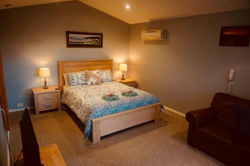 Lodge Southern Anchorage Retreat