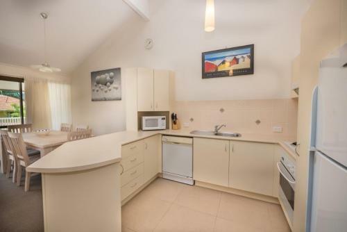 Hotel Peregian Court Resort