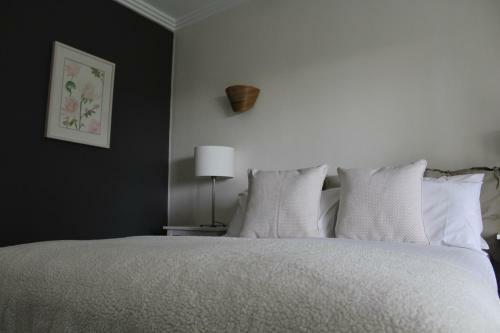 Hostal Elfin Hill Country Accommodation