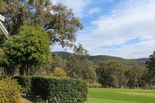 Hostal Elfin Hill Country Accommodation