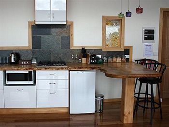 Lodge Woodbridge Hill Hideaway