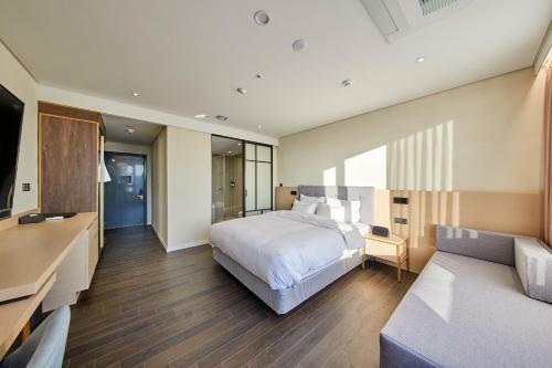 H1 Hotel