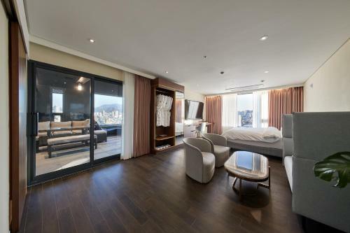 H1 Hotel