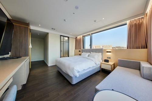 H1 Hotel