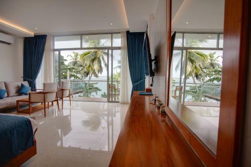 Hotel Beacon By The Bay - 05 Bed Room Luxury Villa