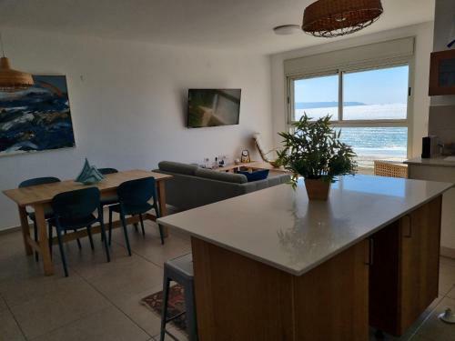 Apartamento Beachfront Gallery