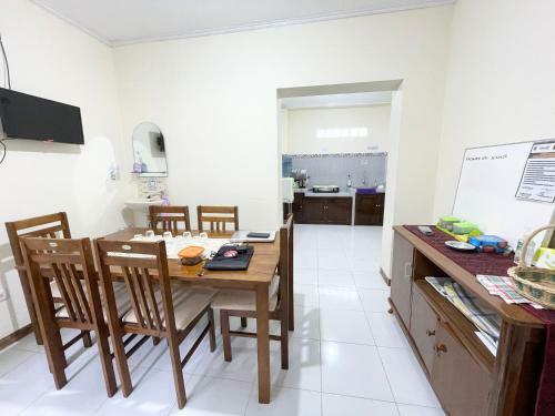 Hostal Rumah Umi Awr