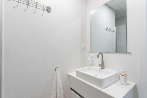 Arena Apartment By Ghr Rentals