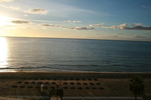 Apartamento En Primera Linea/beachfront Apartment